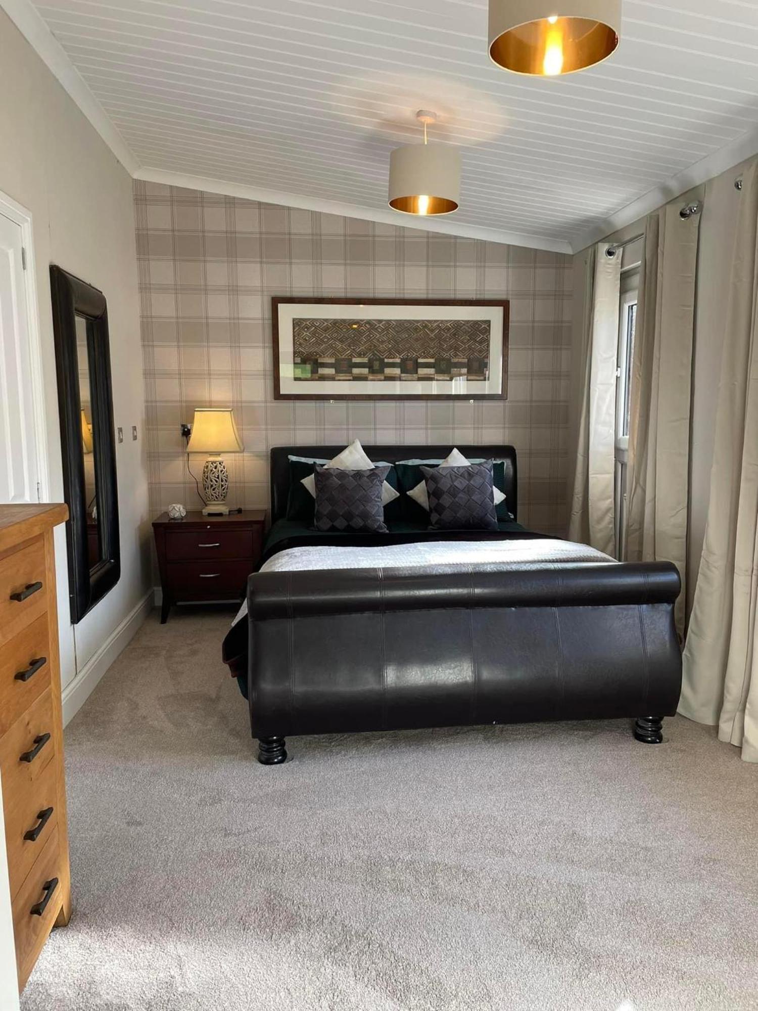 Riverbank Lodge Dollar Bagian luar foto