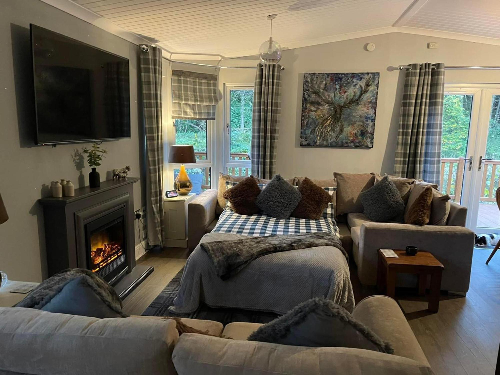 Riverbank Lodge Dollar Bagian luar foto