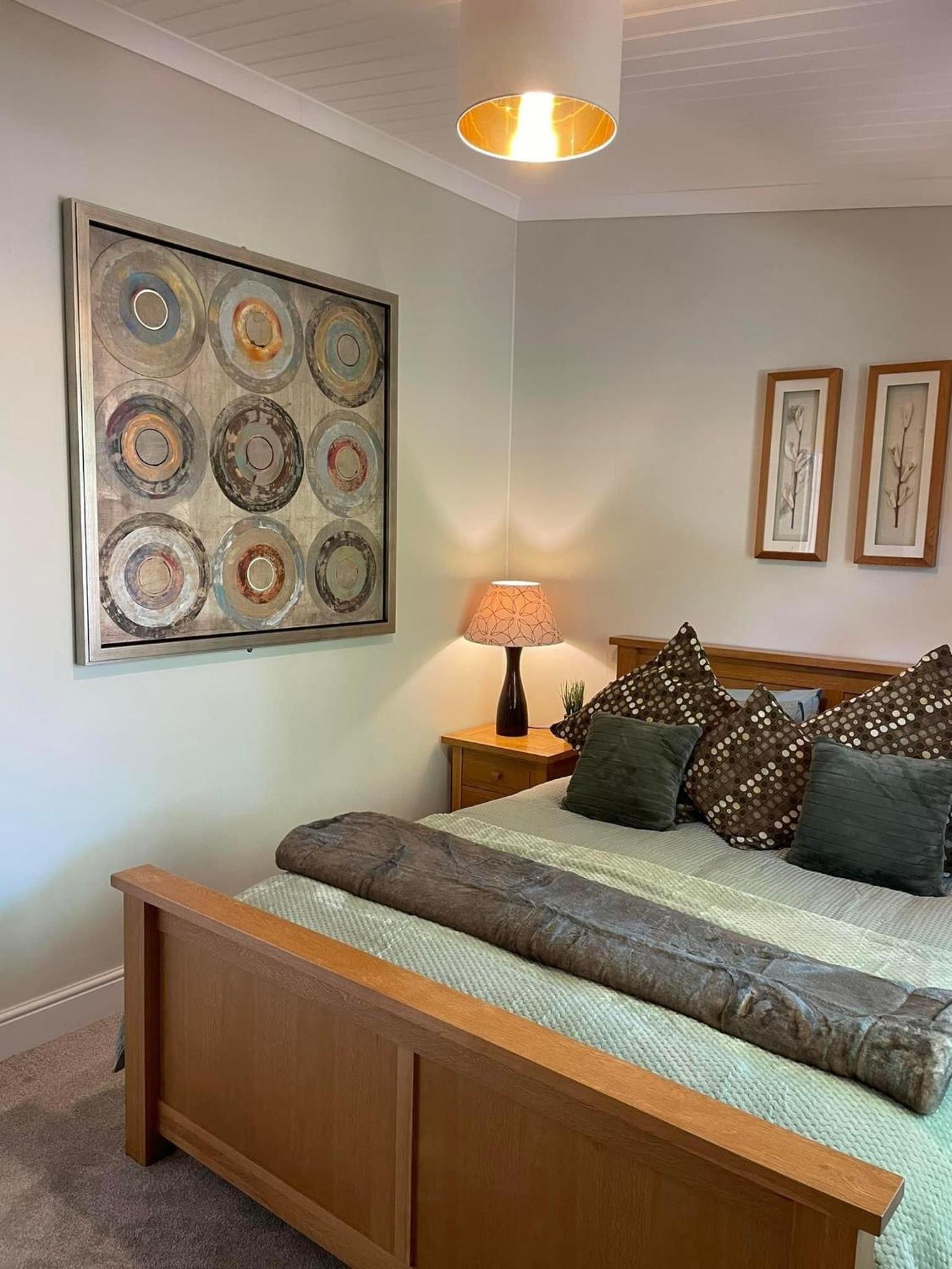 Riverbank Lodge Dollar Bagian luar foto