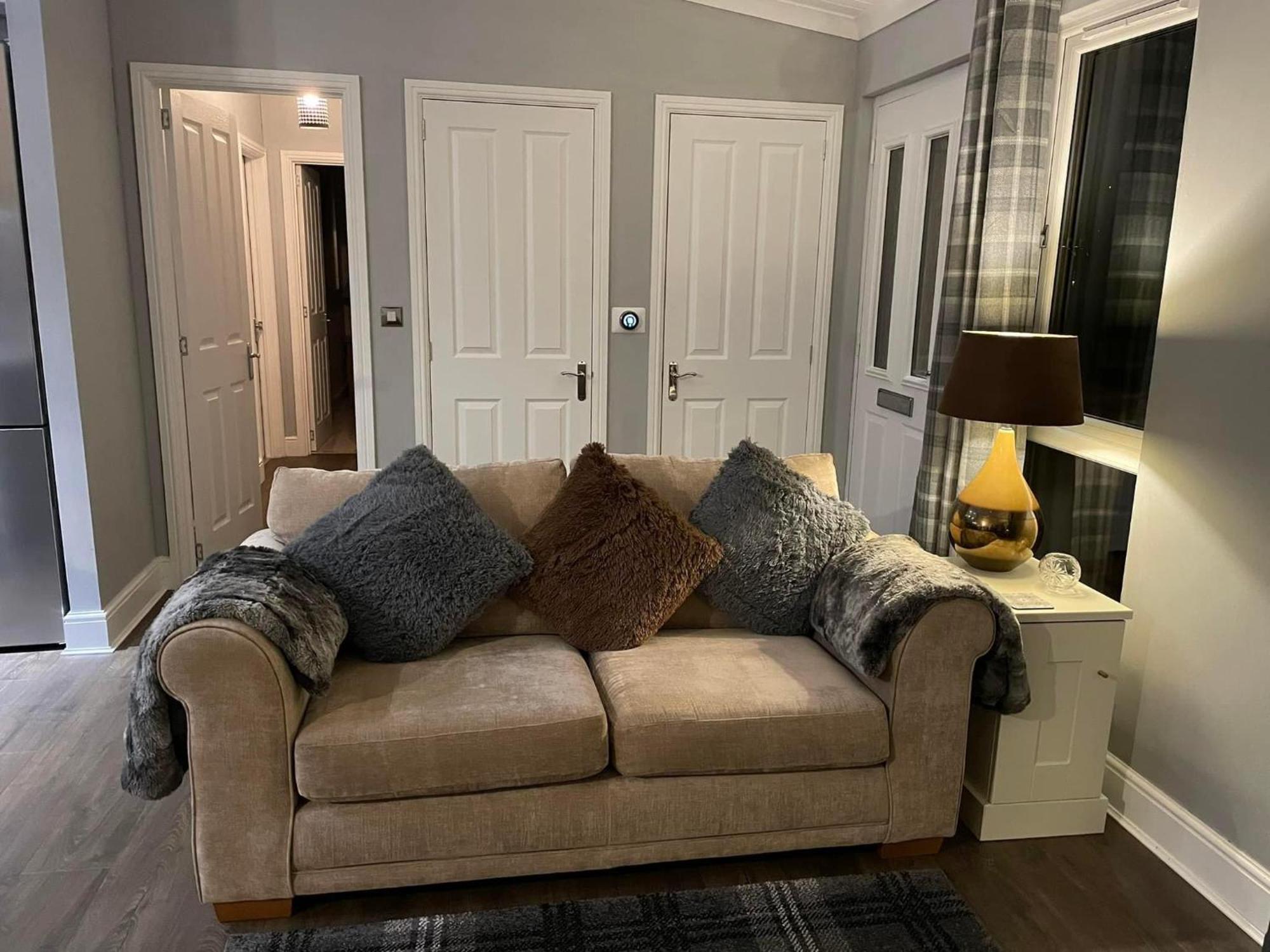 Riverbank Lodge Dollar Bagian luar foto