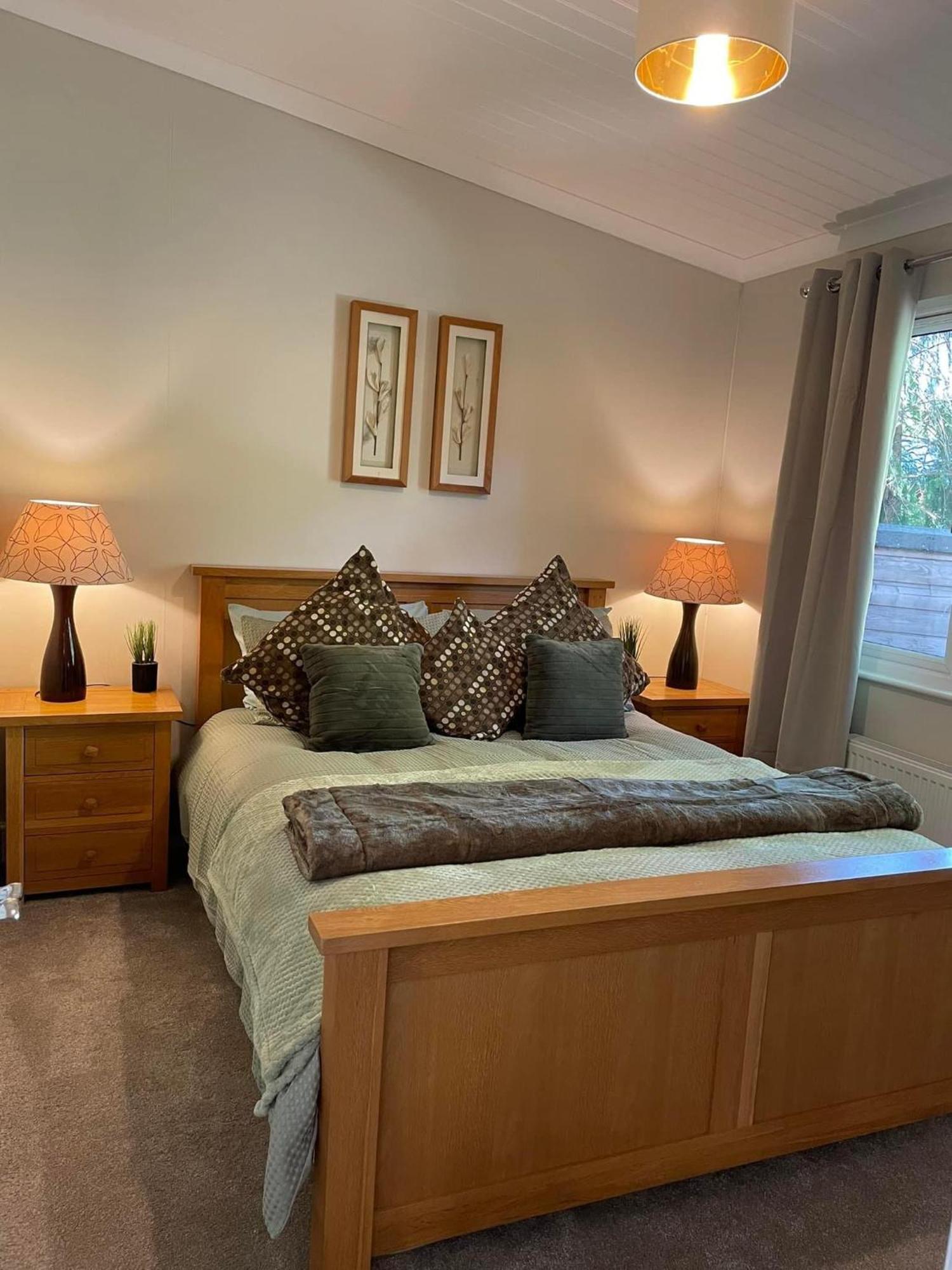 Riverbank Lodge Dollar Bagian luar foto
