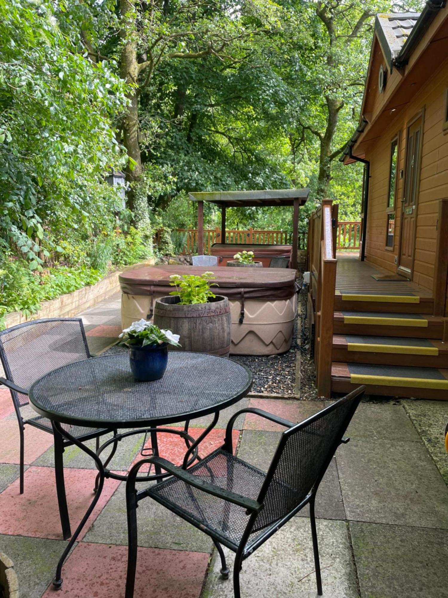 Riverbank Lodge Dollar Bagian luar foto