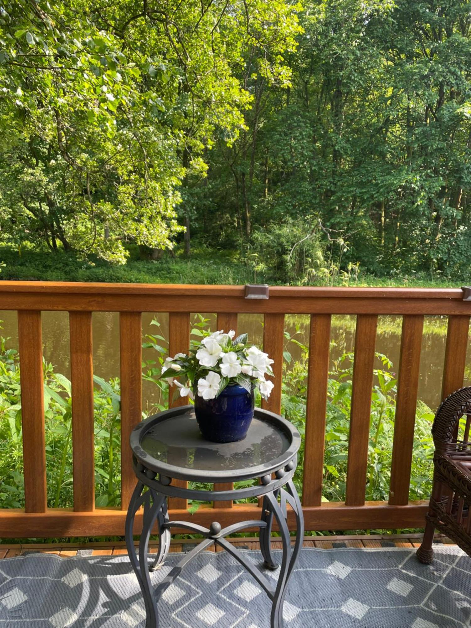 Riverbank Lodge Dollar Bagian luar foto